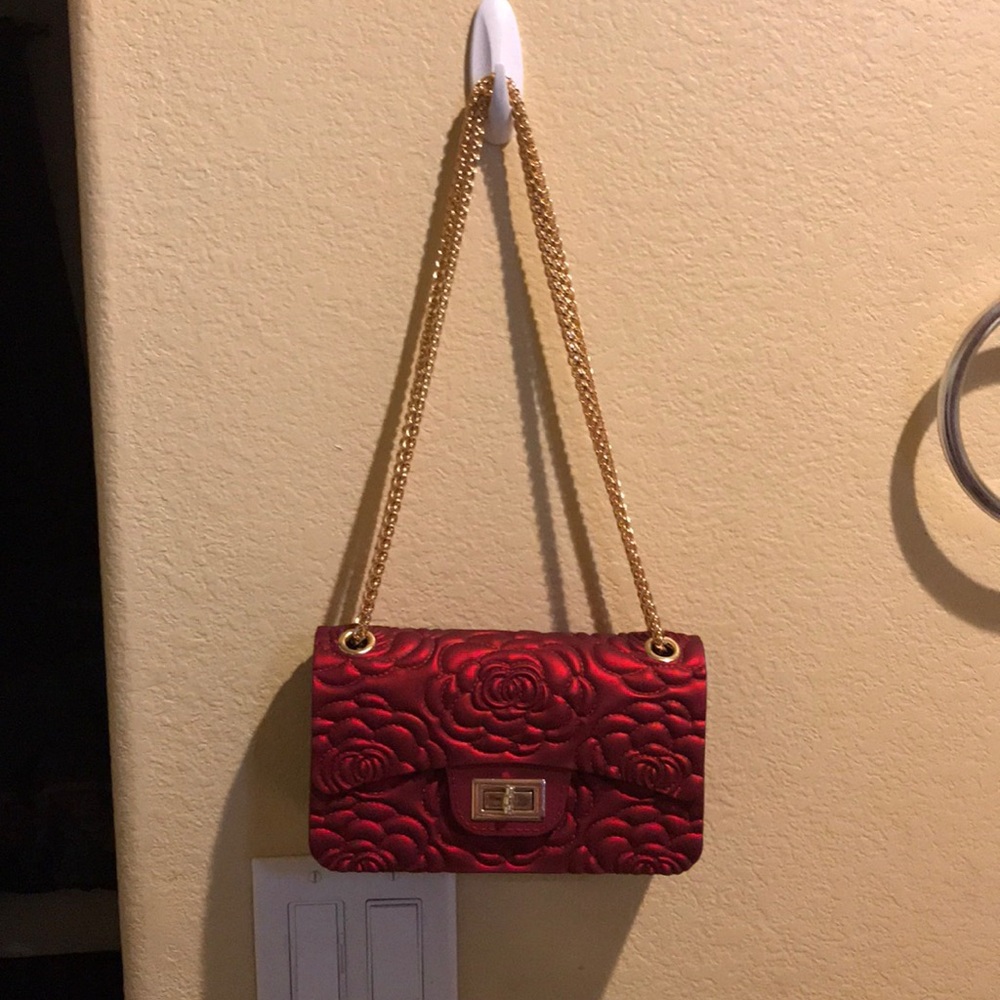 Roses shoulder purse.